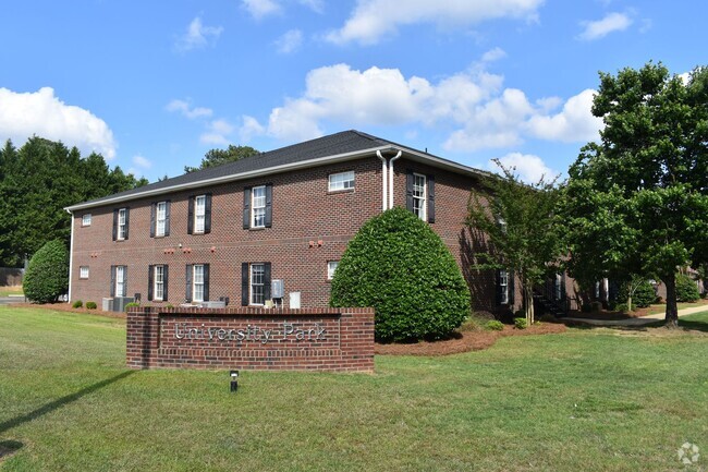 Building Photo - APPLY HERE TO PRE LEASE ONE REMAINING AVA... Rental