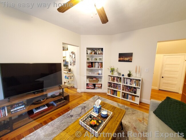 Photo - 52 Simpson Ave Unidad #1