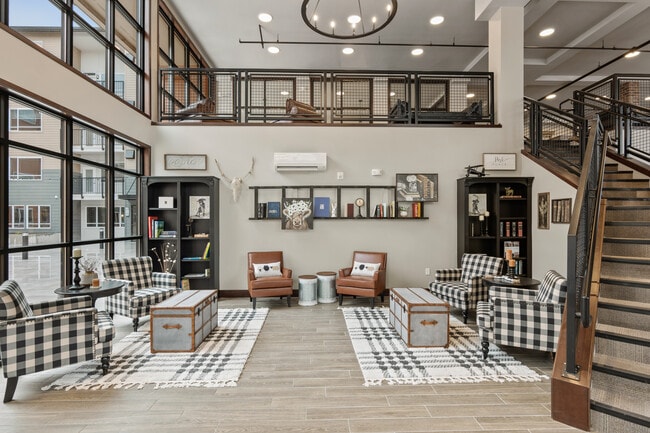 Lobby Reading Nook - Park Place Apartments