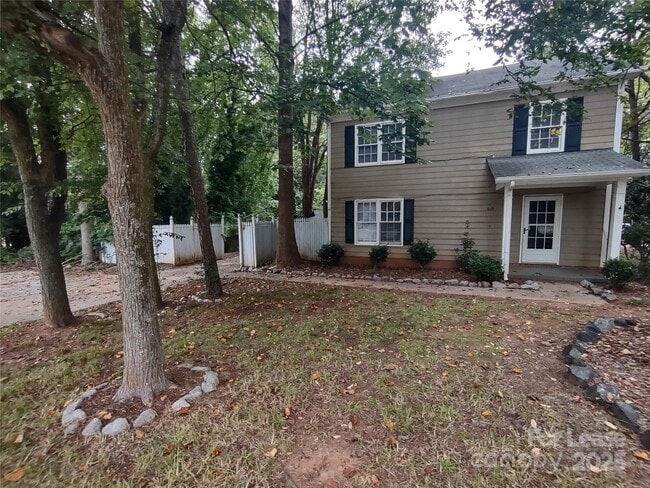 Building Photo - 615 Rama Rd