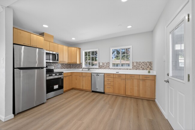 Photo - 3814 Clough Ave