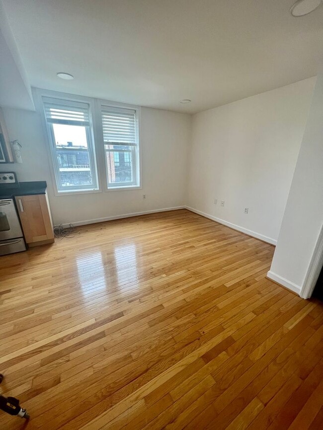 Photo - Charming 1-Bedroom in Eckington, DC – Prim... Unidad 204