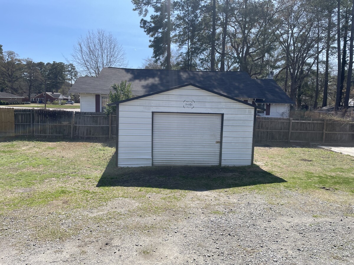 Photo - 301 W Hamlet St