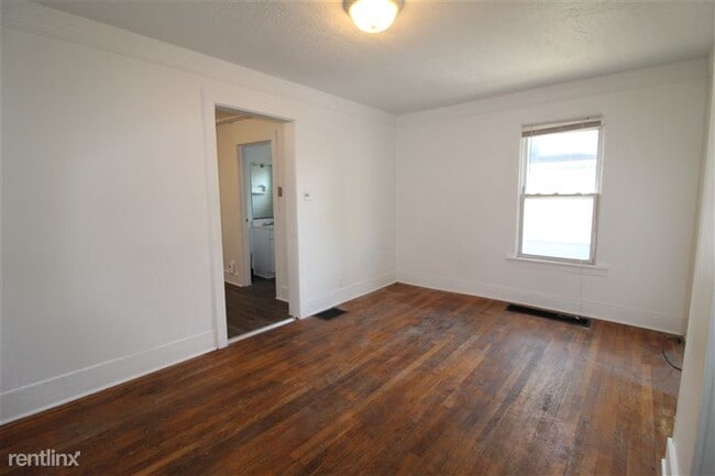 Photo - 809 S Division St
