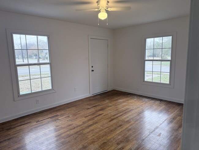 Photo - 620 N Walnut St