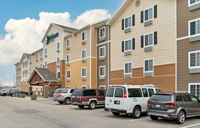 Furnished Studio-Grand Rapids - Wyoming