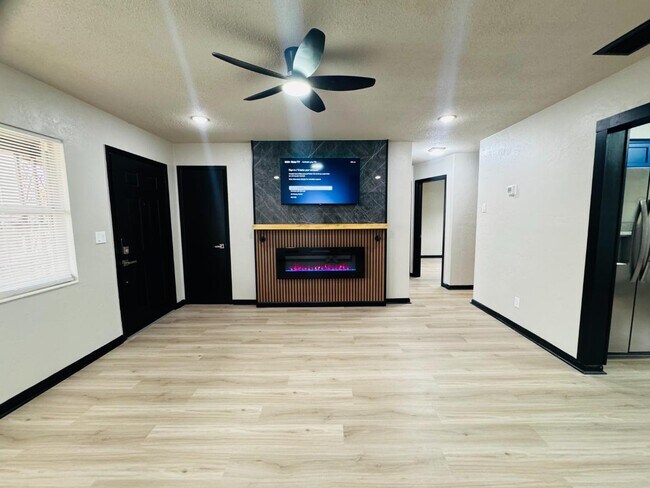 229 NE 19th Ave