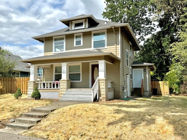 Building Photo - Portsmouth Neighborhood Updated 3-Story Ho... Rental