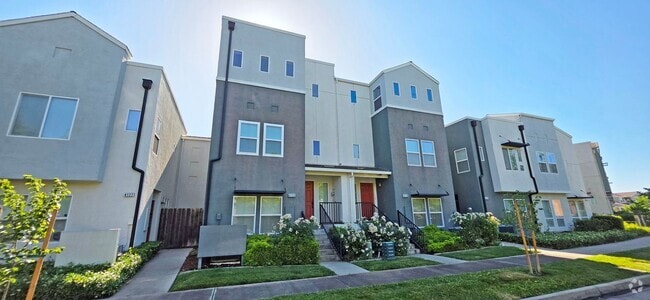 Building Photo - 4120 Beechcraft Way Rental
