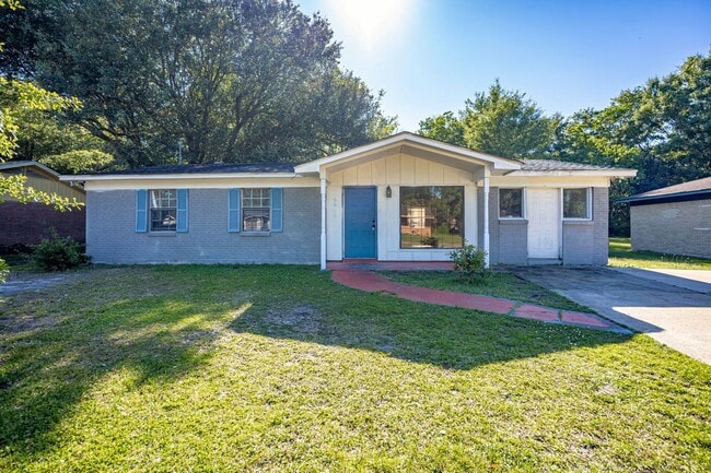 Building Photo - 3 Bed 2 Bath home in Moss Point