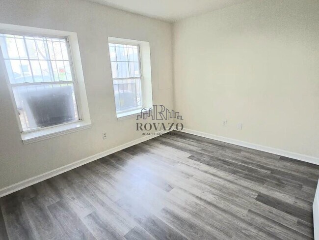 Photo - 111-113 Leslie Street Unit 1