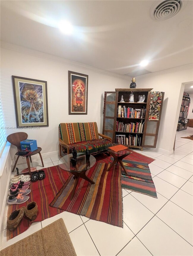 Photo - 220 SE 1st St