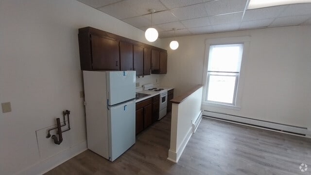 Building Photo - 25 S Main St Rental