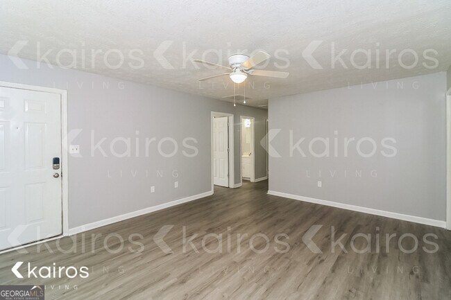 Photo - 300 Beaver Pointe Dr