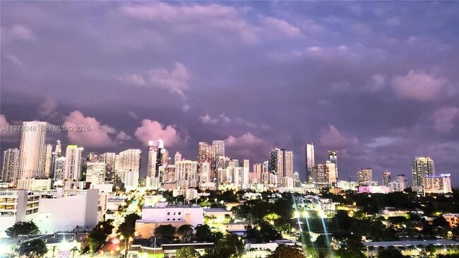 Photo - 900 SW 8th St Unidad 1408