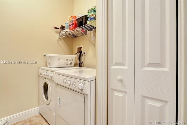 Photo - 409 SW 5th St Unidad 1
