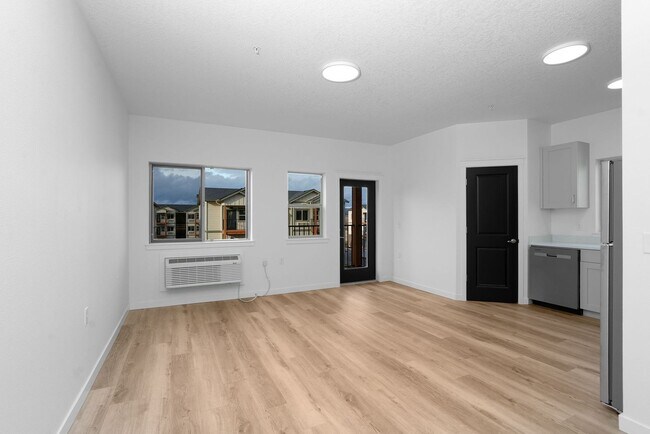 Photo - Riddell Apartments