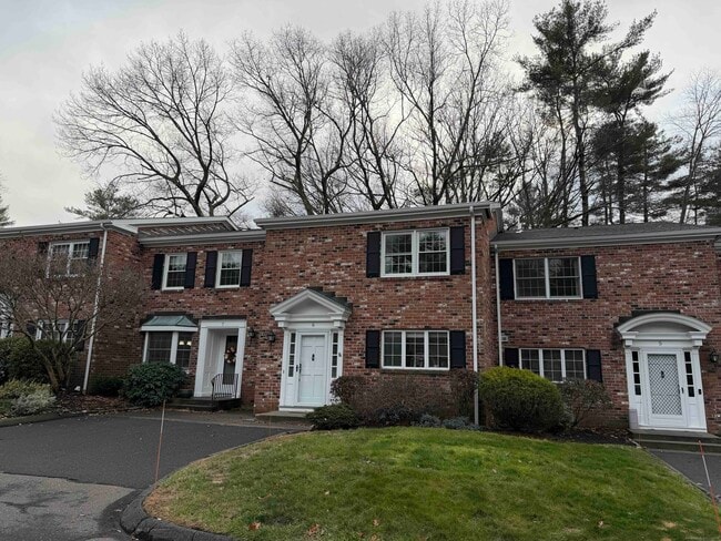 Building Photo - 6 Tunxis Village Unit 6