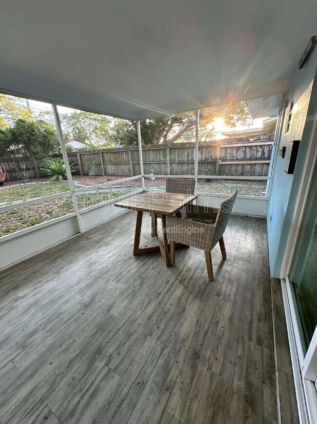 Photo - 649 Jacaranda St
