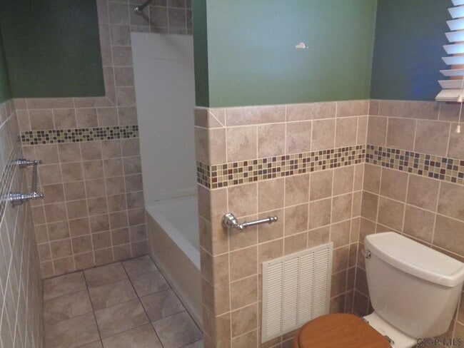 Photo - 124 Clayton Dr