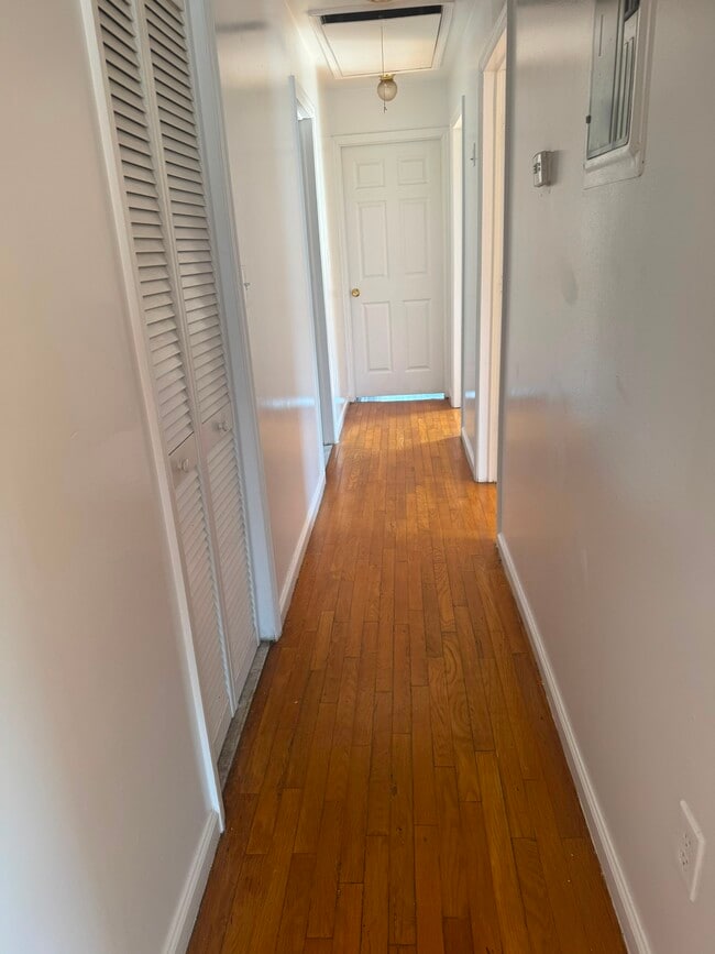 Photo - 1058 William St Unit 2nd Floor