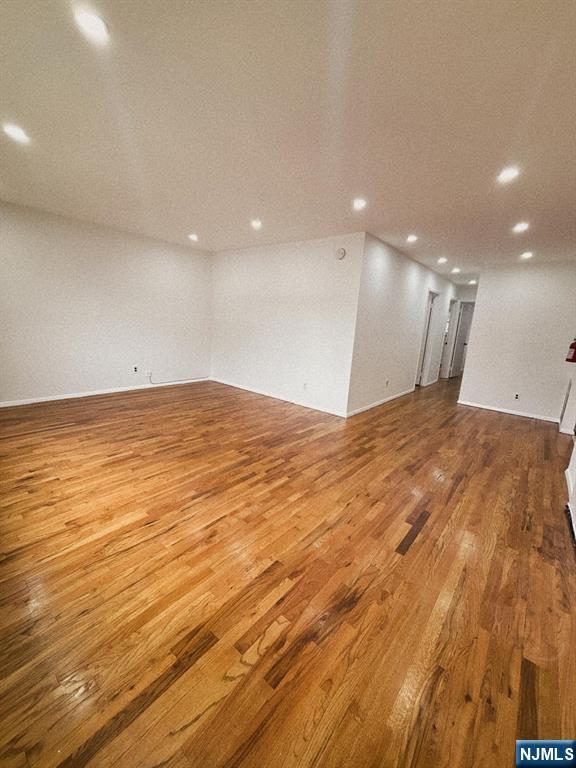 389 De Wolf Pl Unit 1ST FLOOR