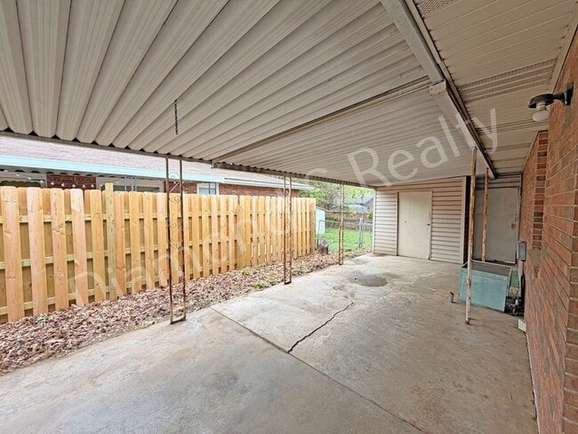 Photo - 2 Bedroom Duplex Available Now!  Great Location!