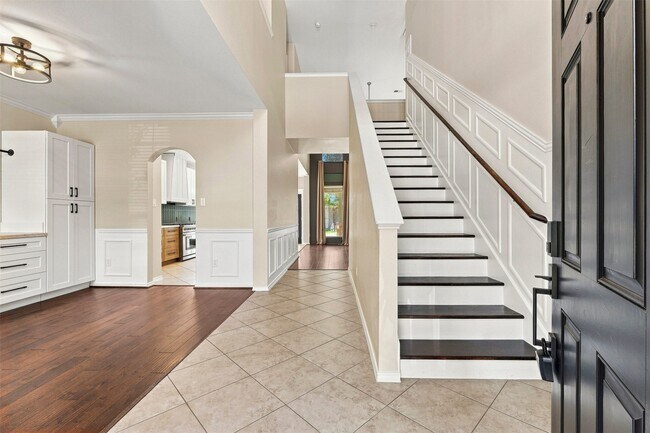 5526 Walnut Glen Ln