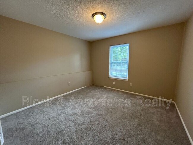 3830 Country Club Rd