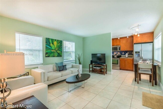 Photo - 417 NE 17th Ave Unit 13