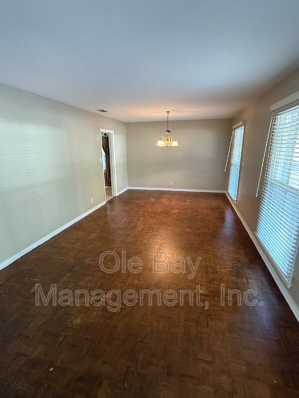 Photo - 5555 Vanderbilt Dr