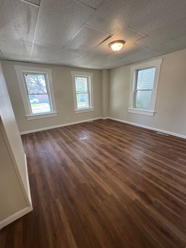 64 New Bridge St Unit 1