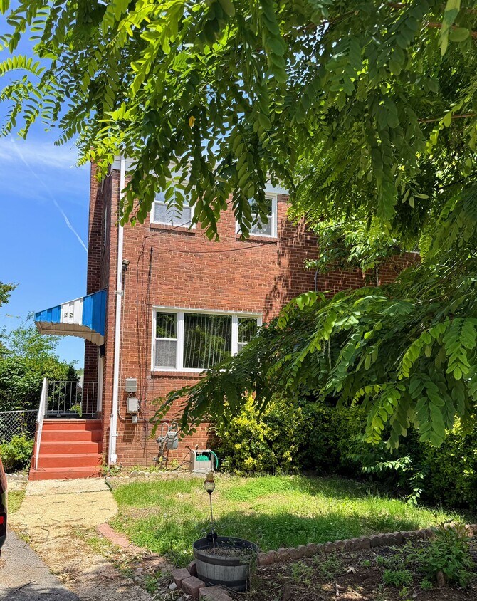 Photo - 22 Underwood Pl (Alexandria, VA)