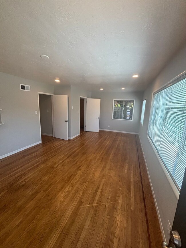 Photo - 4000-4006 35th Ave Unit 3512 Wisconsin