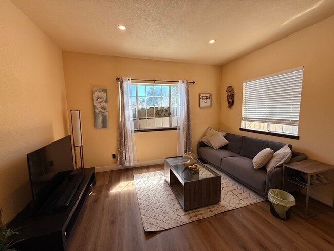 Photo - Charming furnished 1BR/1BA Room in Oakland.