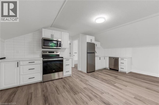 Photo - 22 Stirton St