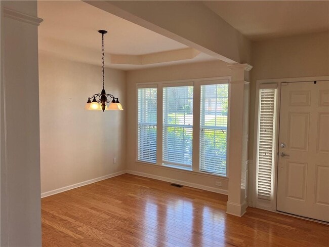 Photo - 610 Cricklewood Dr