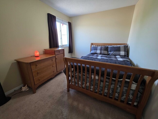 Photo - 496 McCallum St