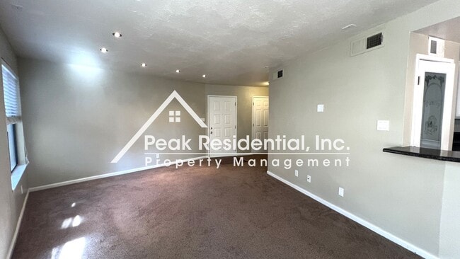 Photo - Wonderful Natomas 2bd/2.5ba Townhome with 2 Car Garage!