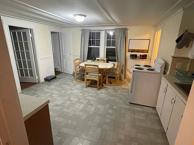 Photo - 30 Braunecker Rd Unidad 2nd floor