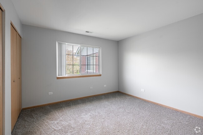 1BR, 1BA - 696SF - Bedroom