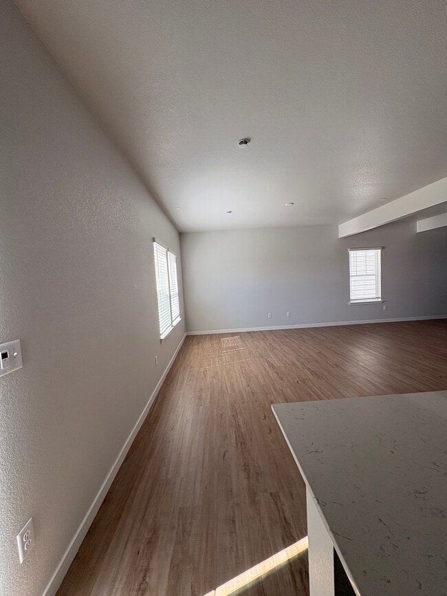 Photo - 9443 Danube St