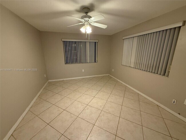 Photo - 9450 SW 77th Ave Unit Q2