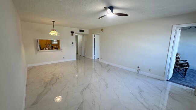 Photo - 330 SE 2nd St Unit 202g