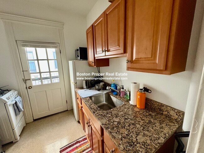 Photo - 60 Charlesgate E