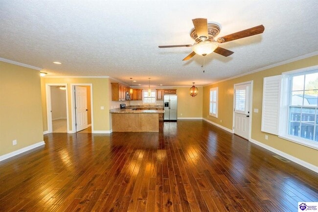 Photo - 324 Graceland Trail