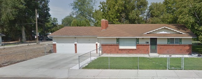 Beautiful Home in an Excellent Location! - Beautiful Home in an Excellent Location!
