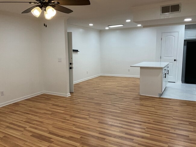 Photo - 1010 Woodland Vlg Unit 1010