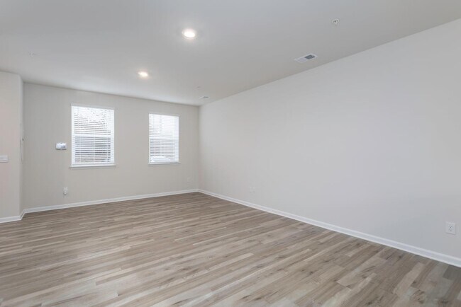 Photo - 128 JULIE Ln