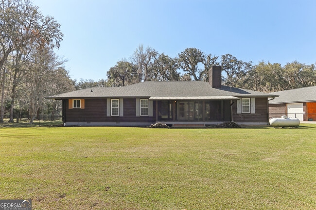 Photo - 325 White Oak Pl